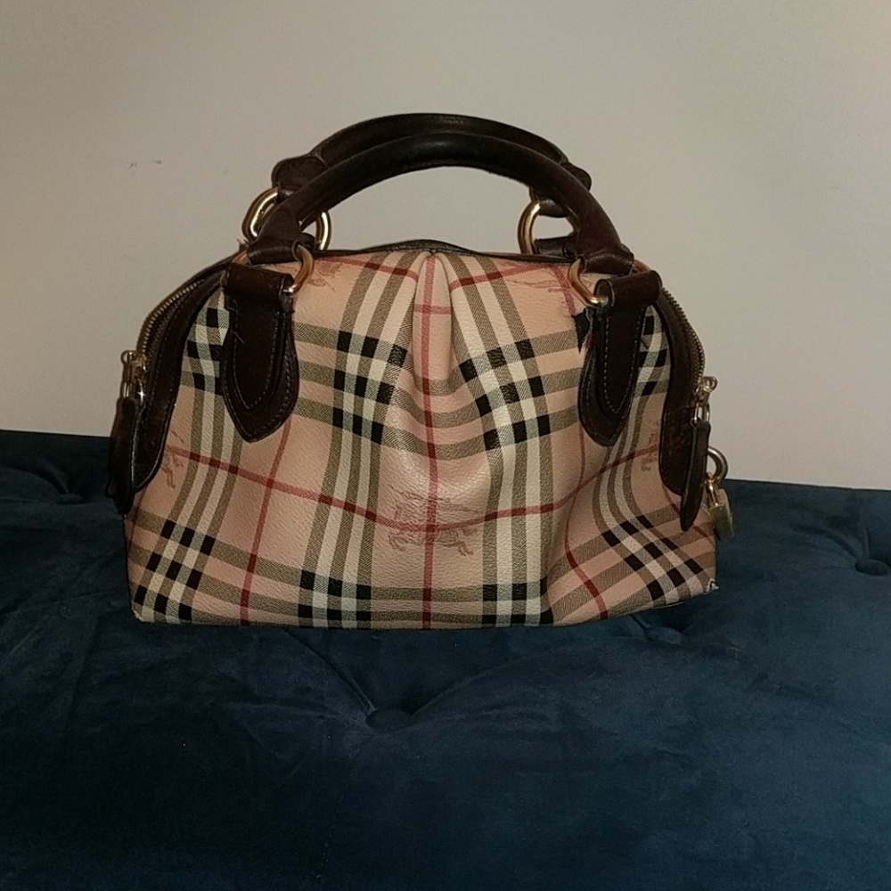 Classic Burberry Thornberry Bowling bag